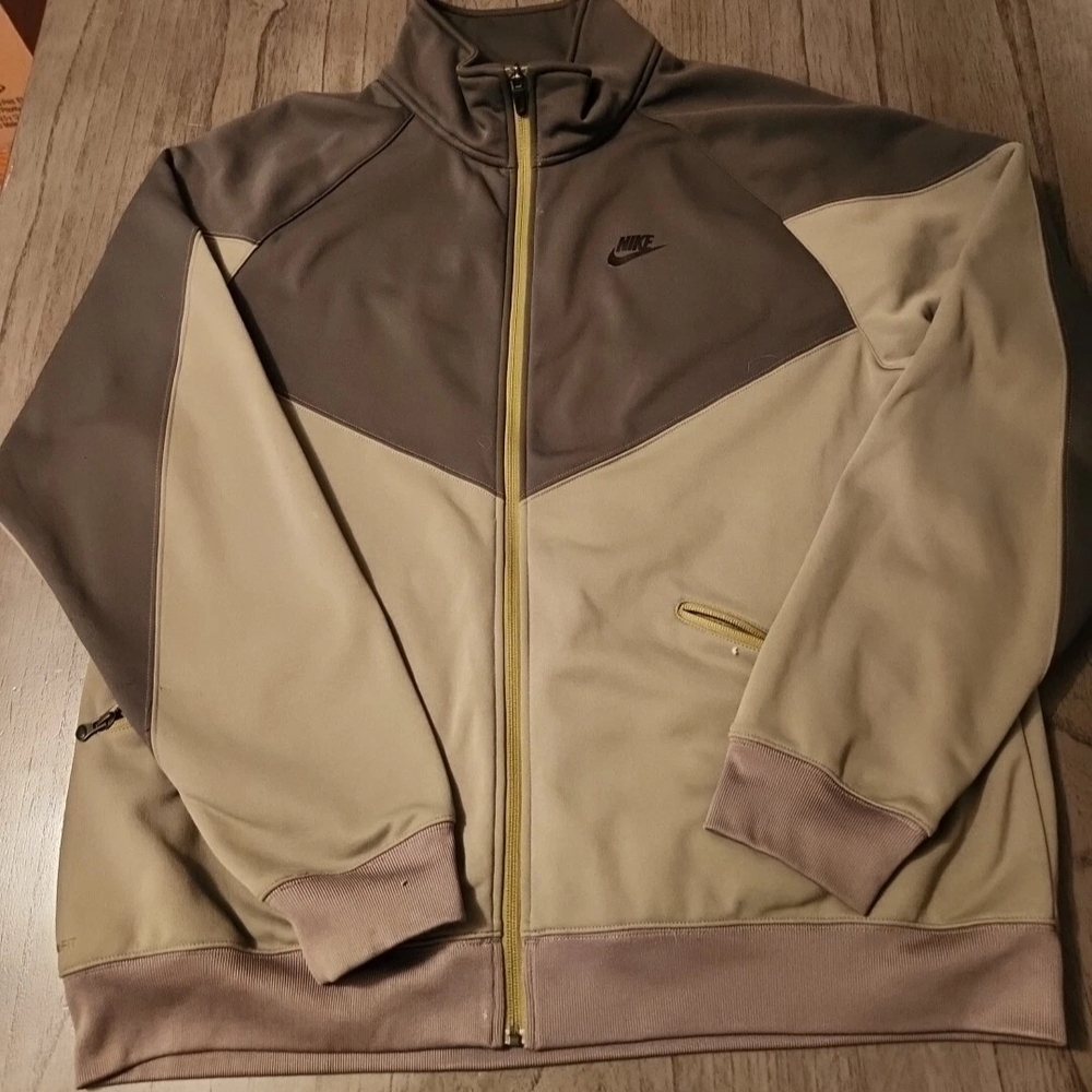 Nike Men's Windbreaker - Olive and Taupe
